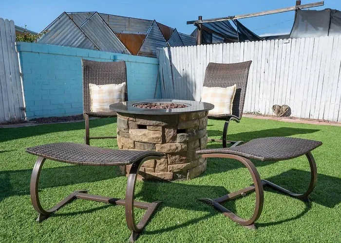 Apartamento Cali 2br Getaway Firepit, Yard & Spring Charm